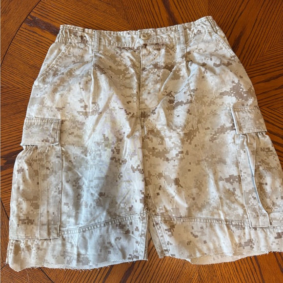 USMC Men's MARPAT Digital Camo Cargo Cutoff Shorts - Picture 1 of 9